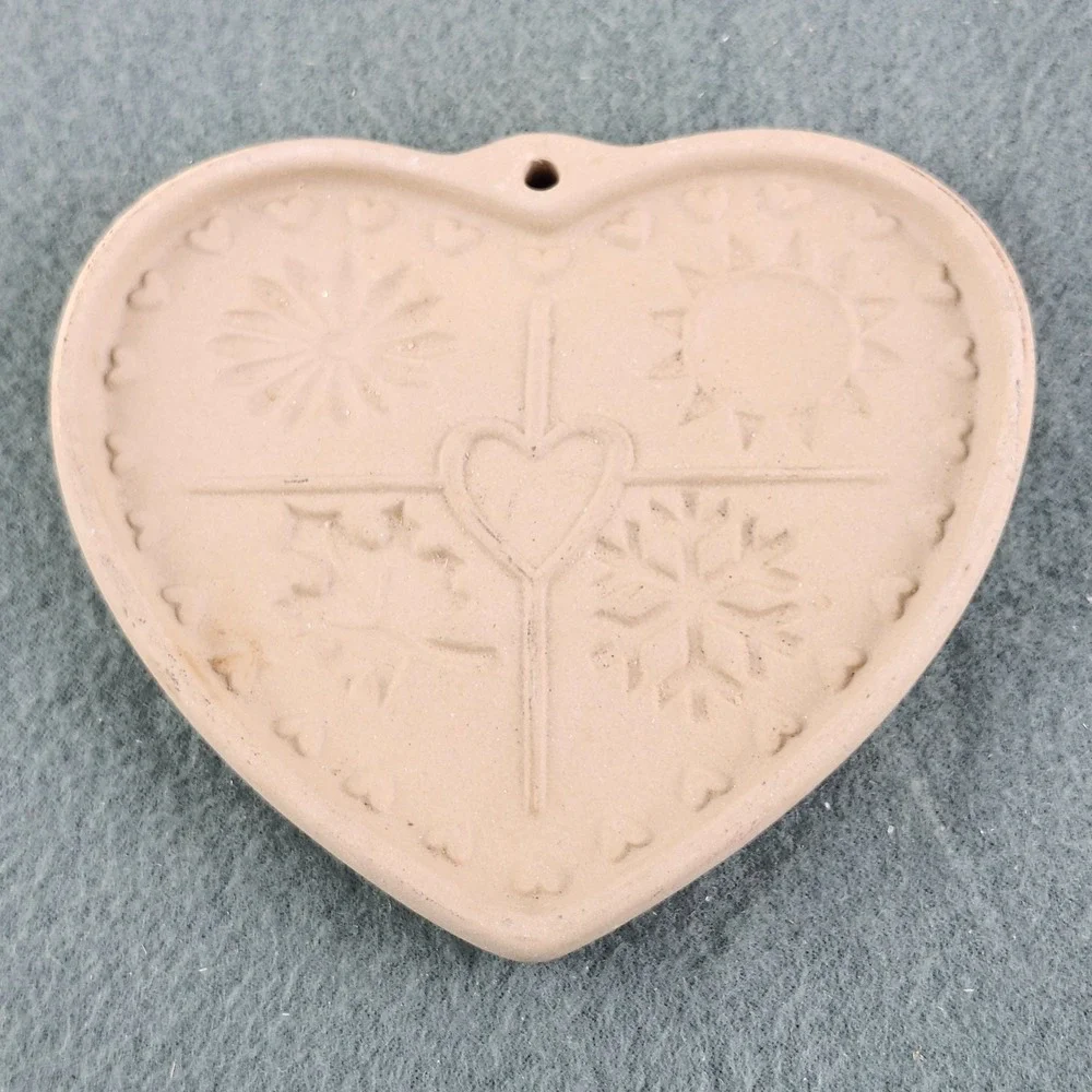 Vintage Pampered Chef Stoneware Seasons Of The Heart Clay Cookie Mold 1997 #2898